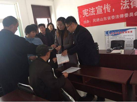民進(jìn)山東省委法工委深入基層開展“憲法宣傳、法律咨詢進(jìn)村(社區(qū))”活動